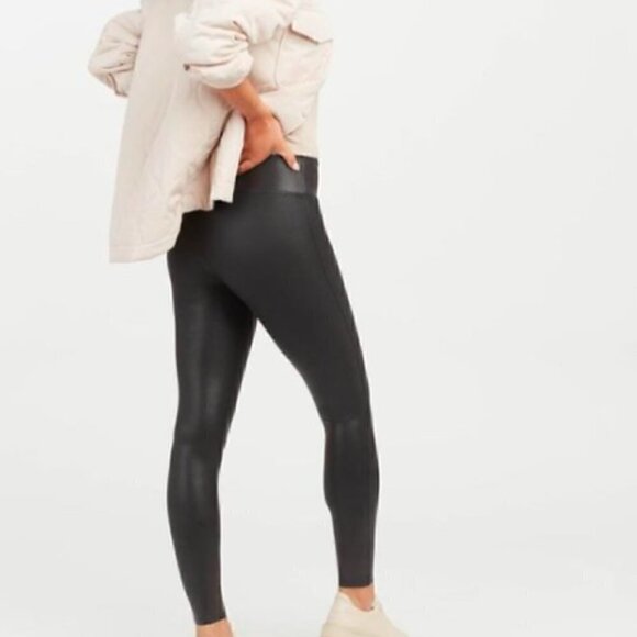 SPANX Assets Red Hot Label Black Sheen Structured Shine Leggings M - Picture 2 of 14